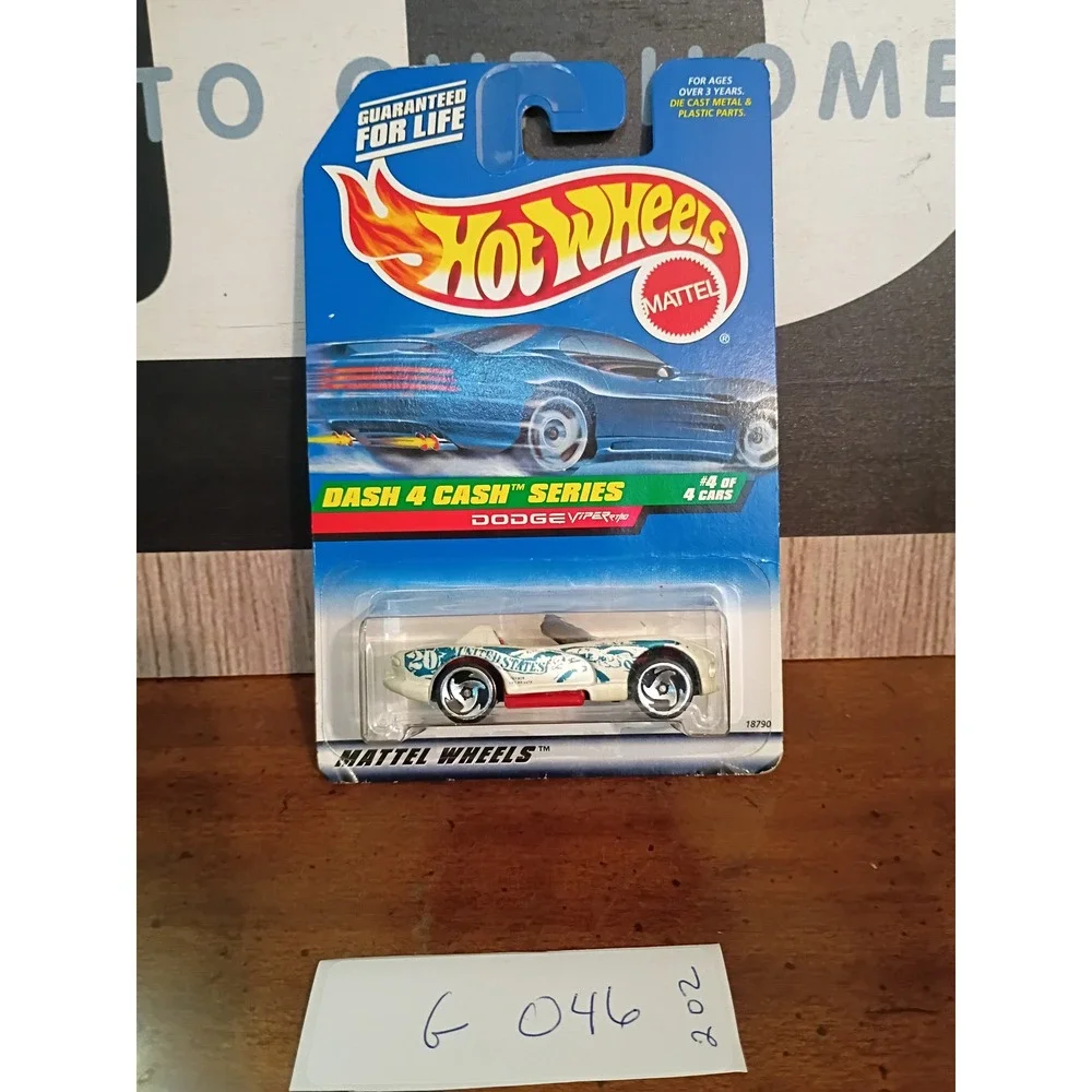 Hot‎ Wheels 1998 Dash 4 Cash Series Dodge Viper RT/10 White #784 18790 Mattel